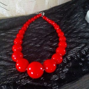 Super cute vintage/retro necklace.